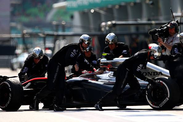 McLaren Honda crew soon to use ‘hitoe’ wearable sensor clothing in Formula One Racing